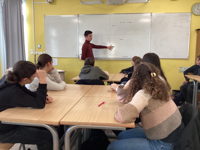 intervention-du-charge-de-mission-sante-mentale-de-vitre-communaute-atelier-interactif-et-immersif-velo-mental